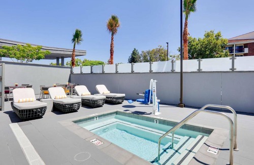 Lake Forest Hotel | 35 m² Hotel ∙ 127 guests