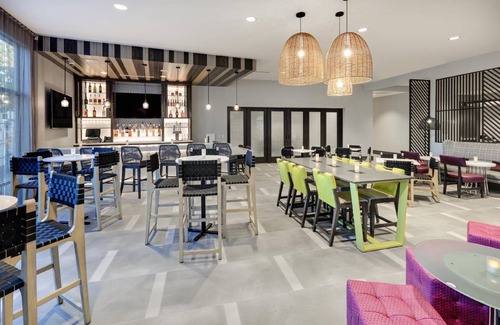 Lake Forest Hotel | 35 m² Hotel ∙ 127 guests