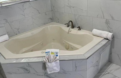Sylmar House | 350 m² Motel ∙ 4 guests