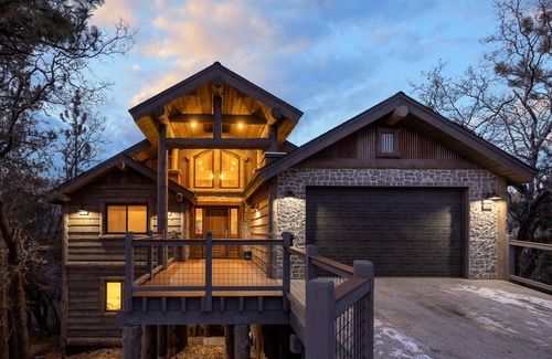 Upper Moonridge House | 360 m² House ∙ 5 bedrooms ∙ 16 guests