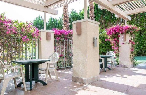 Palm Desert Hotel | 37 m² Hotel ∙ 127 guests