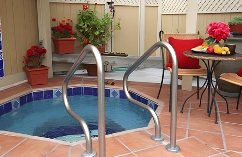 Munras Avenue Hotel | 37 m² Motel ∙ 4 guests