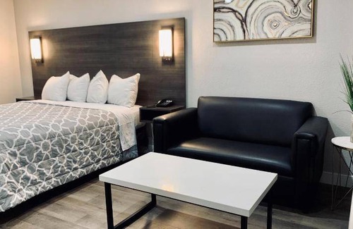 Somerset Hotel | 37 m² Motel ∙ 4 guests