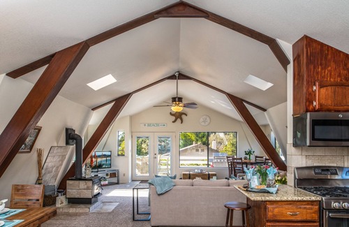 Northwest Carmel House | 3713 Sandy Toes Cottage - Nestled Among the Trees