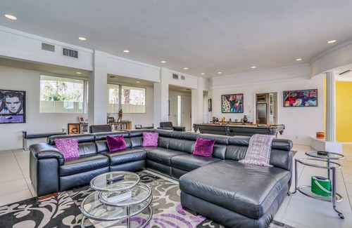 Twin Palms House | 372 m² House ∙ 4 bedrooms ∙ 8 guests