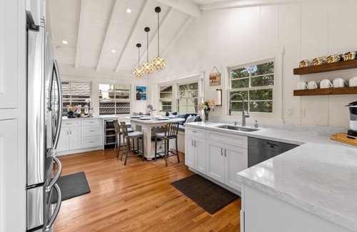 Golden Rectangle House | 3778 Sea Salt & Caramel ~ Walk to Downtown & Beach