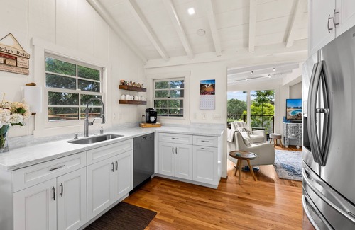 Golden Rectangle House | 3778 Sea Salt & Caramel ~ Walk to Downtown & Beach