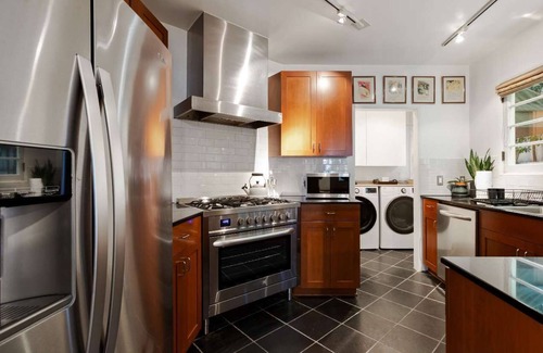 Beverly Grove House | 3BDR Cozy West Hollywood Villa with Jacuzzi