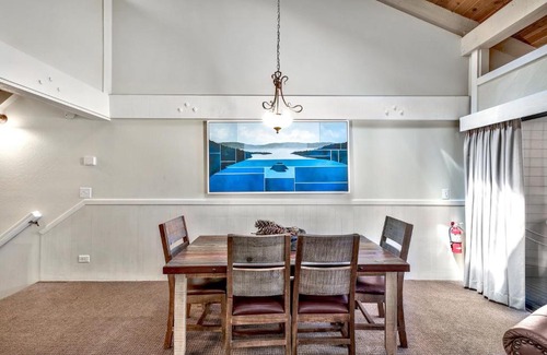 South Lake Tahoe House | 4 BD Townhome Near Lake Tahoe Shore with Shared Outdoor Pool & Hot Tub townhouse