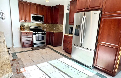 North Pacific Beach House | 4 Bed/3 Bath, Private Hot tub, patio Parking + 5 bikes Included! Families only.