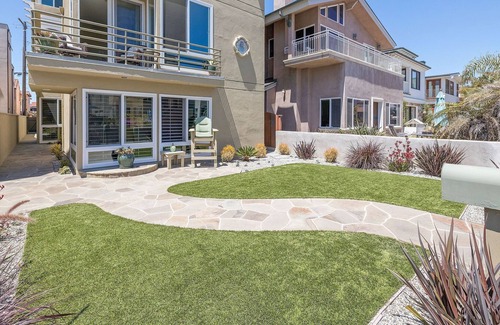 Hermosa Beach House | 4 Bed 3300 sq ft Hermosa Beach house 3 houses to STRAND!