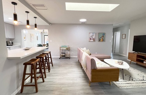 Cathedral City House | 4 bedroom/3 full bath pet friendly modern house.