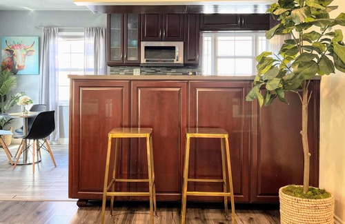Inglewood House | 4-Unit Complex W/ Swimming Pool (MKW-ING)