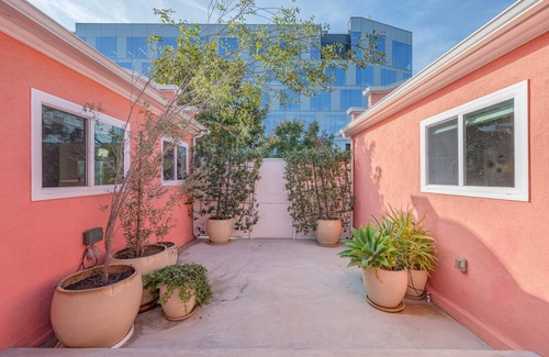 Hollywood Hotel | 407 m² Hotel ∙ 1 bedroom ∙ 2 guests