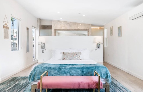 Hollywood Hotel | 407 m² Hotel ∙ 1 bedroom ∙ 2 guests