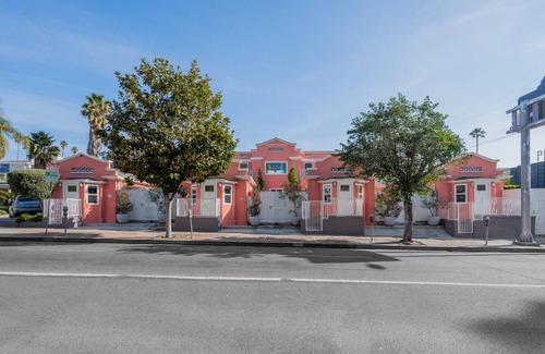 Hollywood Hotel | 407 m² Hotel ∙ 1 bedroom ∙ 2 guests