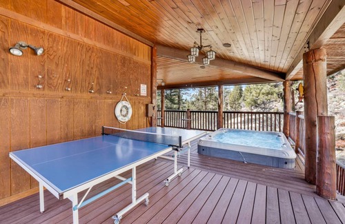 Eagle Mountain Estates Cabin | 417 m² Cabin ∙ 5 bedrooms ∙ 16 guests