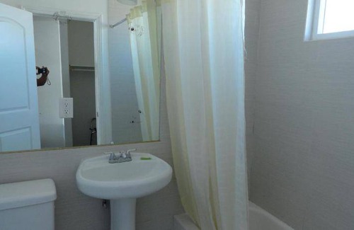 North Hills East Hotel | 42 m² Motel ∙ 4 guests
