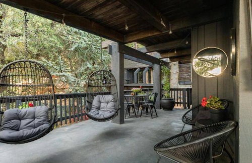 Crestline Bed & Breakfast | 46 m² Bed and breakfast ∙ 2 guests