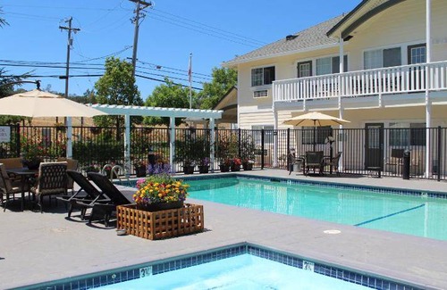 Geyserville Resort | 46 m² Resort ∙ 4 guests