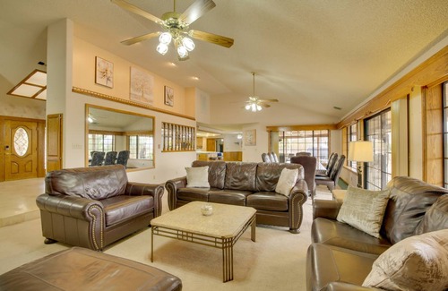 Apple Valley House | 464 m² House ∙ 3 bedrooms ∙ 18 guests