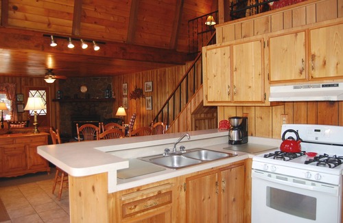North Wawona Cabin | (46R) Manzanita Lodge at The Redwoods In Yosemite