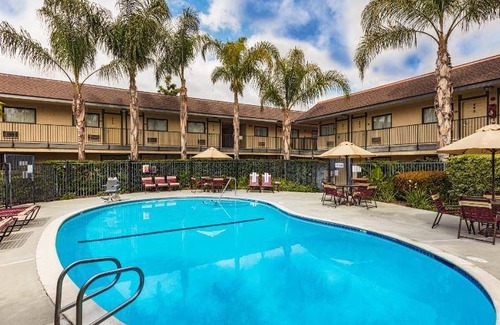 Tustin Hotel | 47 m² Hotel ∙ 127 guests