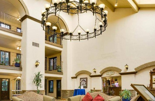 Northwest Anaheim Hotel | 49 m² Hotel ∙ 127 guests