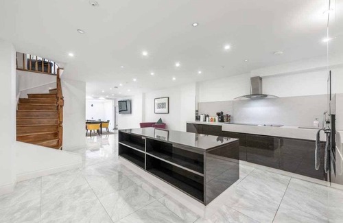 Chelsea House | 5 Bedroom House in Prime Chelsea