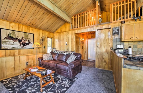 Big Bear Cabin | 5 Mi to Big Bear Mtn Resort: Cozy Cabin w/Deck