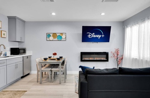 Southeast Anaheim House | 51 m² House ∙ 1 bedroom ∙ 2 guests