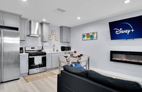 Southeast Anaheim House | 51 m² House ∙ 1 bedroom ∙ 2 guests
