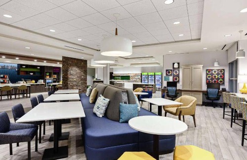 Temecula Hotel | 52 m² Hotel ∙ 127 guests