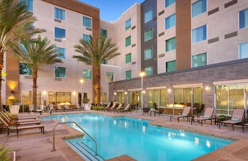 Hawthorne Hotel | 54 m² Hotel ∙ 2 bedrooms ∙ 127 guests