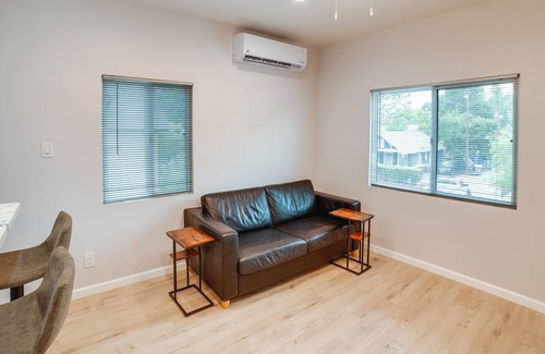 Downtown Riverside Apartment | 55 m² Apartment ∙ 1 bedroom ∙ 4 guests