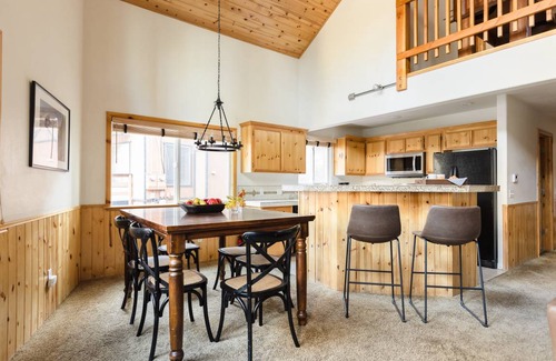 Summit Estates House | 583 m² House ∙ 3 bedrooms ∙ 8 guests