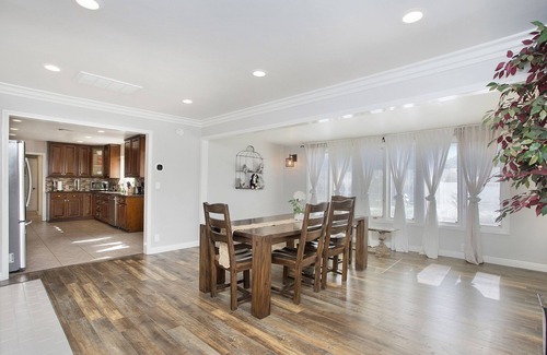 Hermosa Village House | 5bd Gated House, Walk to Disneyland tram.