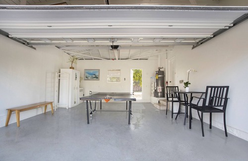 Hermosa Village House | 5bd Gated House, Walk to Disneyland tram.