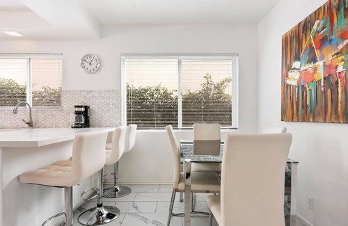 Valley Glen House | 5bed 3bath home with piano in Los Angeles by Universal studio & Hollywood-10