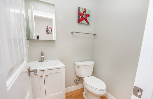 Point Loma House | 5BR Heated Pool + Firepit + Putting Green in OB