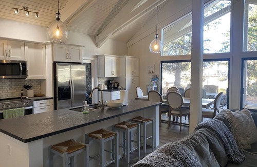 Tahoe Keys House | 6 month rental - Dog Friendly Ski Retreat in Tahoe Keys 3 BR 2 BA w/fireplace