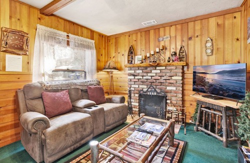 Big Bear Lake Cabin | 60 m² Cabin ∙ 2 bedrooms ∙ 3 guests