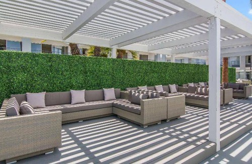 Bakersfield Hotel | 61 m² Hotel ∙ 127 guests