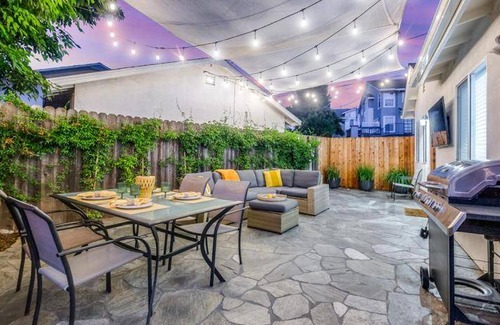 Thousand Oaks House | 63 m² House ∙ 2 bedrooms ∙ 4 guests
