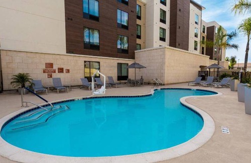 Lake Forest Hotel | 64 m² Hotel ∙ 127 guests