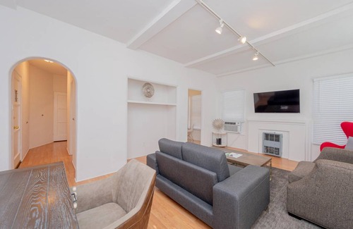 Beverly Hills Apartment | 65 m² Apartment ∙ 1 bedroom ∙ 2 guests