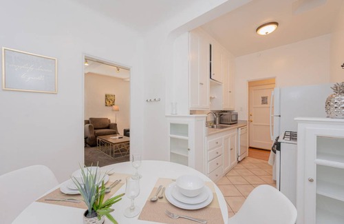 Beverly Hills Apartment | 65 m² Apartment ∙ 1 bedroom ∙ 2 guests