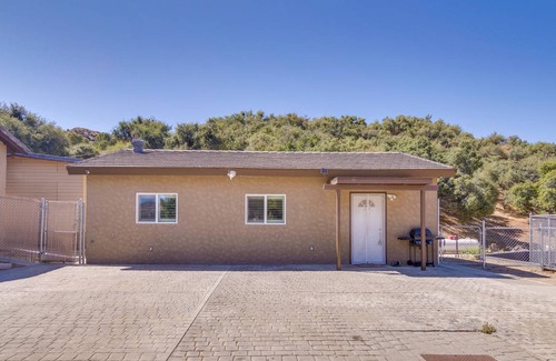 Santa Clarita Cottage | 65 m² Cabin ∙ 2 bedrooms ∙ 6 guests