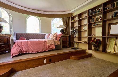 Beverly Hills Bed & Breakfast | 66 m² Bed and breakfast ∙ 3 guests