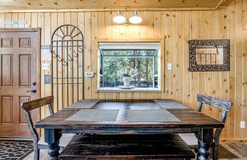 Boulder Bay Cabin | 66 m² Cabin ∙ 2 bedrooms ∙ 4 guests